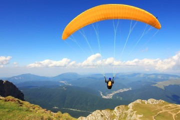 paragliding in bhimtal